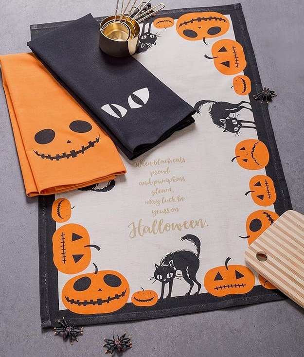 Read more about the article Embrace Festive Fun: Discover the Ultimate Halloween Kitchen Towels to Brighten Your Space