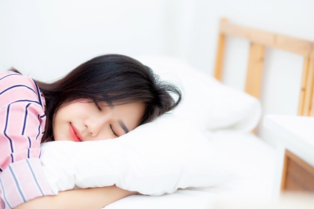 Explore the benefits of using a sleep apnea pillow to enhance your sleep quality. Find out which pillow suits your sleeping style best!