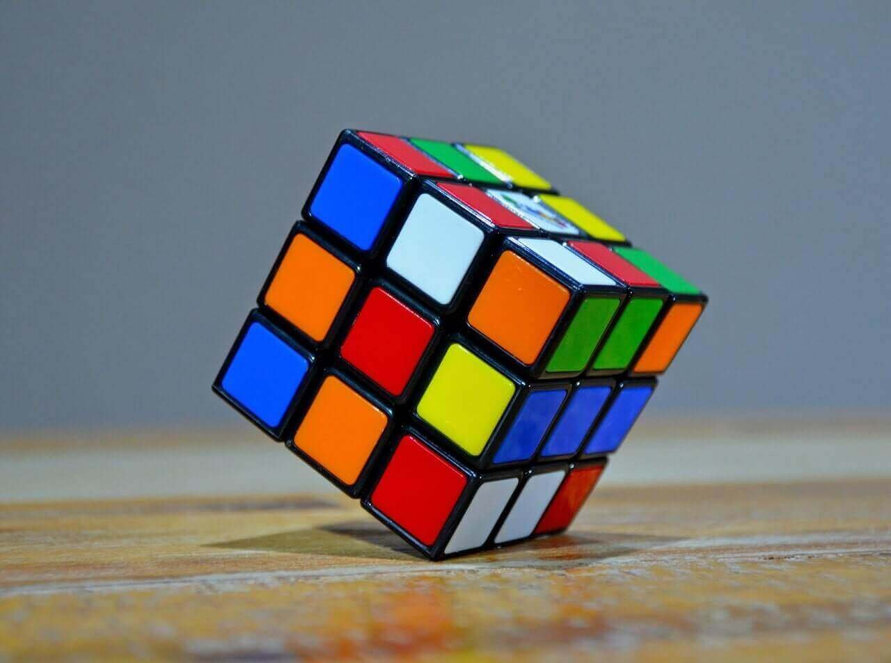 Read more about the article How Many People Can Solve a Rubik’s Cube? Unraveling the Puzzle 2024