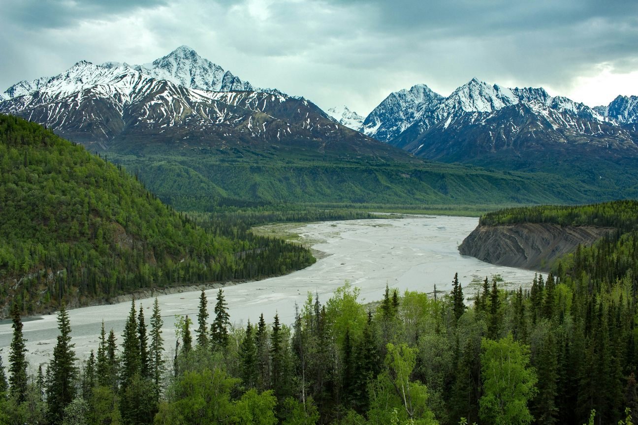 Read more about the article Alaska in September: The Ultimate Guide to Fall Adventures in the Last Frontier